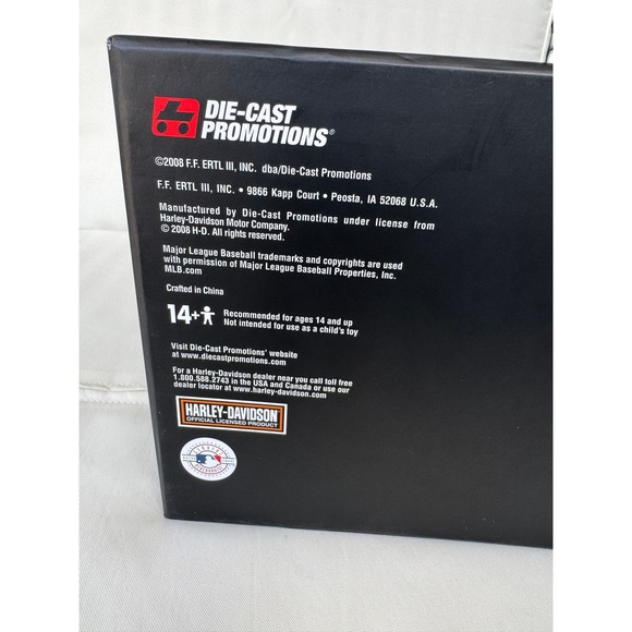 Harley-Davidson Boston Red‎ Sox Motorcycle 1:12 Scale Diecast Replica MLB - Picture 5 of 15